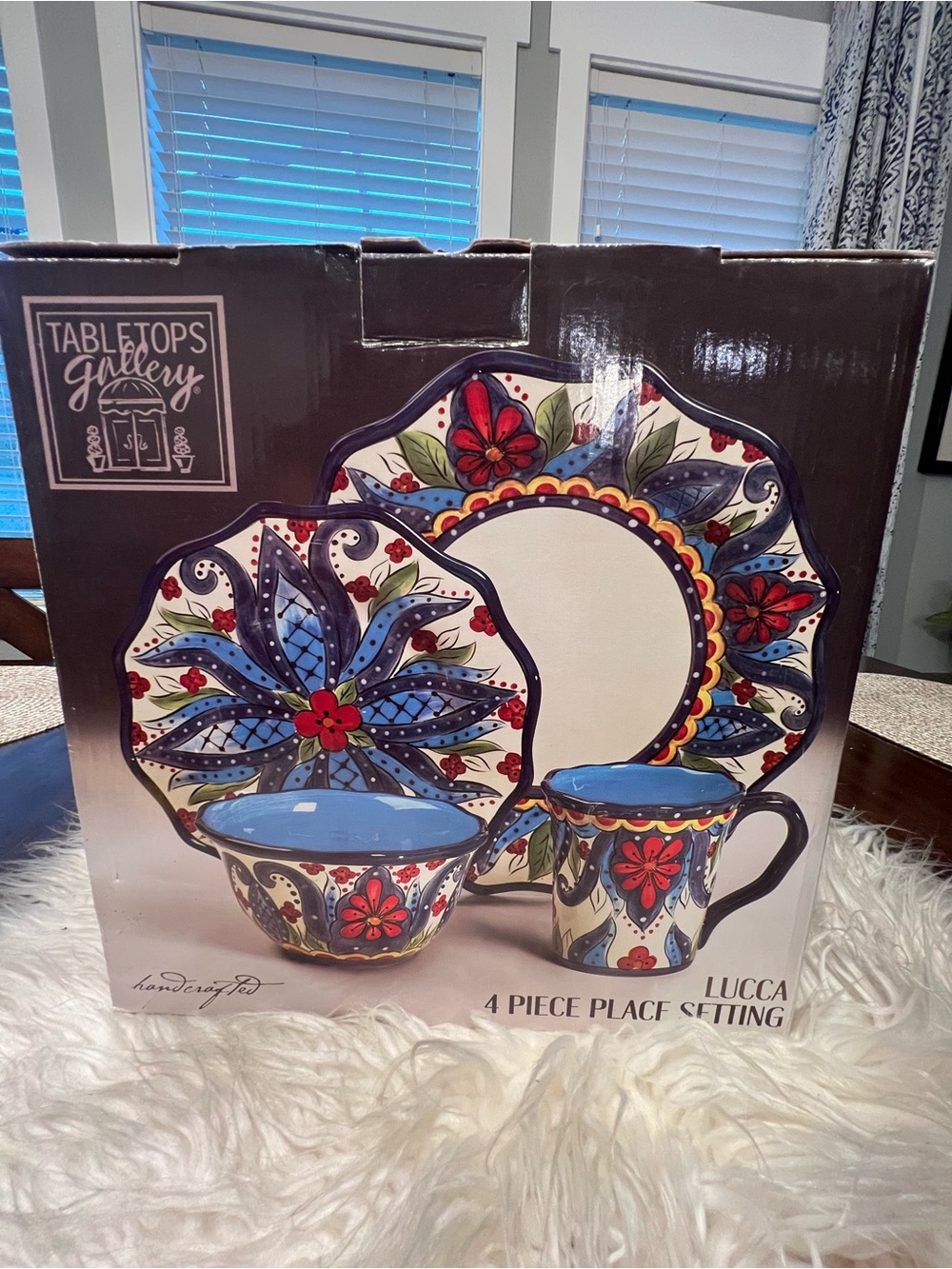 Lucca Blue Floral 4-Piece Dinnerware Place Setting by TableTops Gallery
